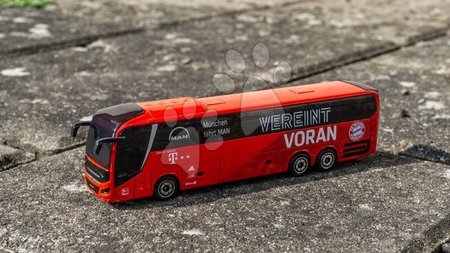 Autíčka  - Autobus FC Bayern Man Lion's Coach L Supereme Teambus Majorette - 3