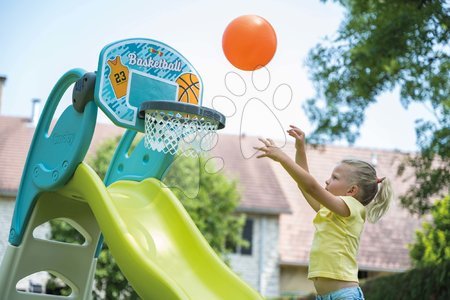 Toboggans et accessoires - Toboggan XL Slide Green Smoby avec une glissière écologique, un jet d'eau et un panier de basket près du mur de jeu. - 35