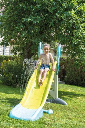 Toboggans et accessoires - Toboggan XL Slide Green Smoby avec une glissière écologique, un jet d'eau et un panier de basket près du mur de jeu. - 40