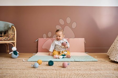 Hračky na mazlení DouDou - Plyšová kočička pro rozvoj smyslů miminka Cat Tumbler Stimuli Kaloo - 17