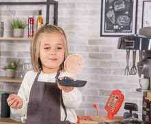 Kuchyňky pro děti sety - Set restaurace s elektronickou kuchyňkou Chef Corner Restaurant Smoby s kočárkem pro dvě panenky DeLuxe Maxi Cosi&Quinny Grey_23