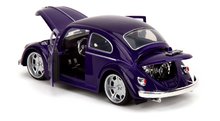 Modely - Autíčko Volkswagen Beetle Hollywood Rides Jada kovové s otevíratelnými dveřmi a figurkou Wednesday 1:24_12