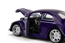 Modely - Autíčko Volkswagen Beetle Hollywood Rides Jada kovové s otvárateľnými dverami a figúrkou Wednesday 1:24_13