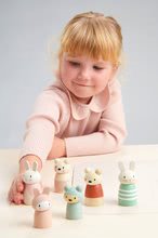 Drevené domčeky pre bábiky - Drevená zajačia rodinka Bunny Tales Tender Leaf Toys otec a mama so zajačikom_3