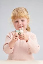 Drevené domčeky pre bábiky - Drevená zajačia rodinka Bunny Tales Tender Leaf Toys otec a mama so zajačikom_5