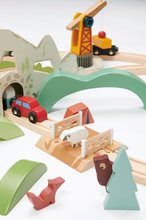 Dřevěné vláčky a vláčkodráhy - Dřevěná vláčkodráha vysokohorská Mountain View Train Set Tender Leaf Toys cesta kolem světa přes města a hory 58 dílů a doplňky_13