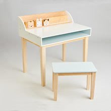 Detský drevený nábytok - Drevený stôl so stoličkou Desk and Chair Tender Leaf Toys s úložným priestorom a 3 odkladacie nádobky so zvieratkami_1