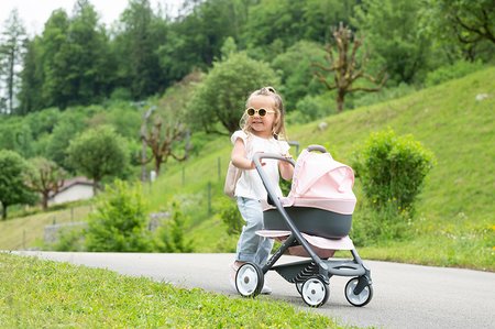 Comment choisir une poussette pour poupée