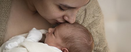 Mérföldkövek a baba életében: A születés utáni első 8 hét